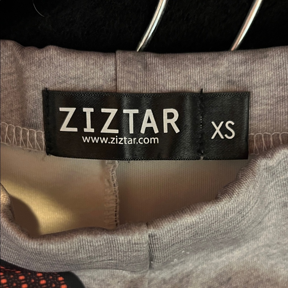 ππππNWOT Ziztar Gray XS SKIRT - Picture 2 of 3